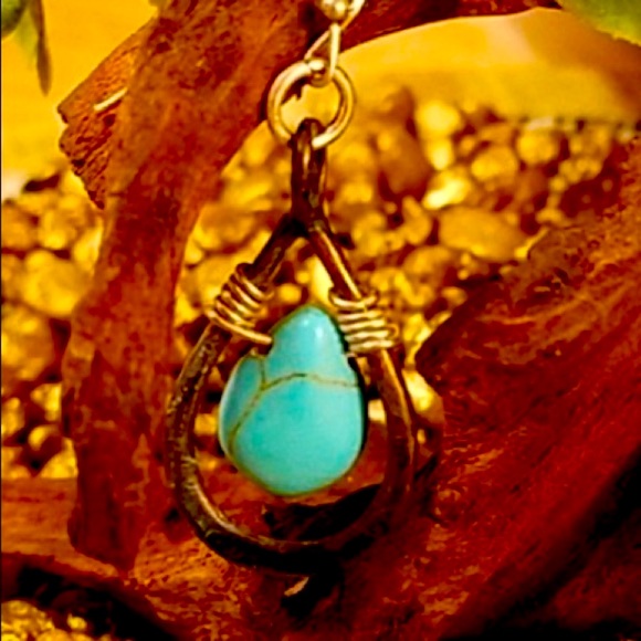 Rain Drop Boho Turquoise Stone Necklace - Picture 8 of 12